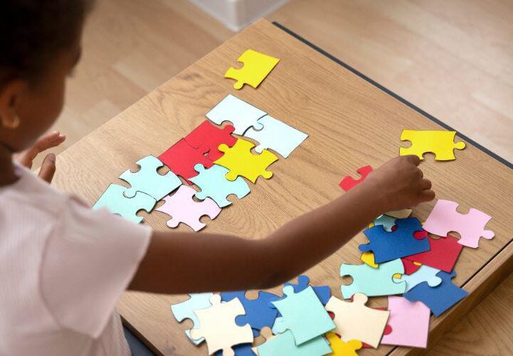 Profissionais de saúde participam de capacitação para identificar sinais de autismo