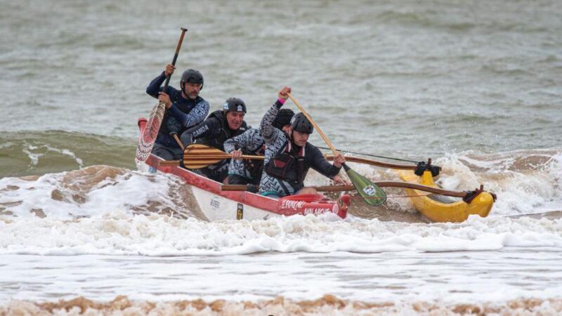 Competição nacional de surf de canoa agita o litoral neste fim de semana