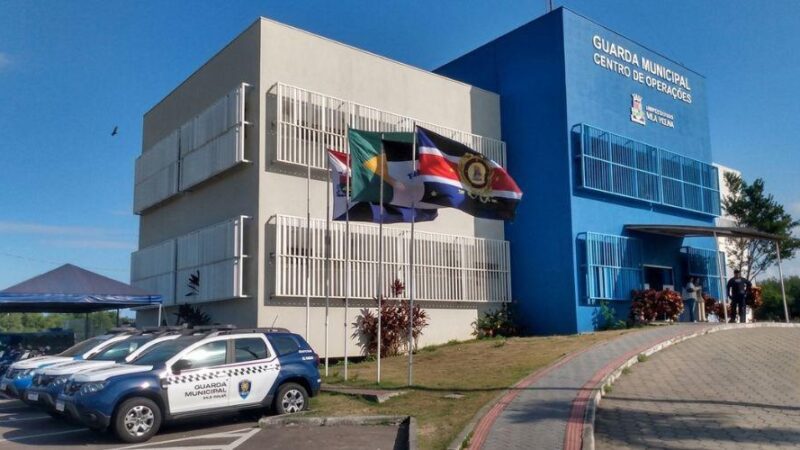 Projeto Anjos da Guarda leva alunos para conhecer Centro de Operações da Guarda