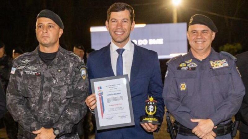 Prefeito é homenageado durante cerimônia pelos 40 anos do Batalhão de Missões Especiais