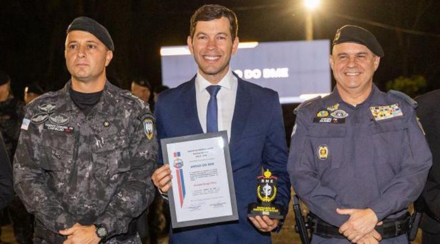 Prefeito é homenageado durante cerimônia pelos 40 anos do Batalhão de Missões Especiais
