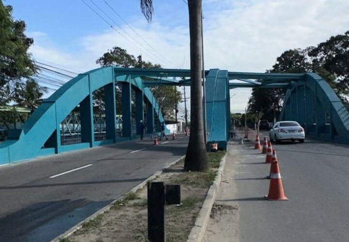 Viaduto de São Torquato ganha novo guarda-corpo durante obras de recuperação