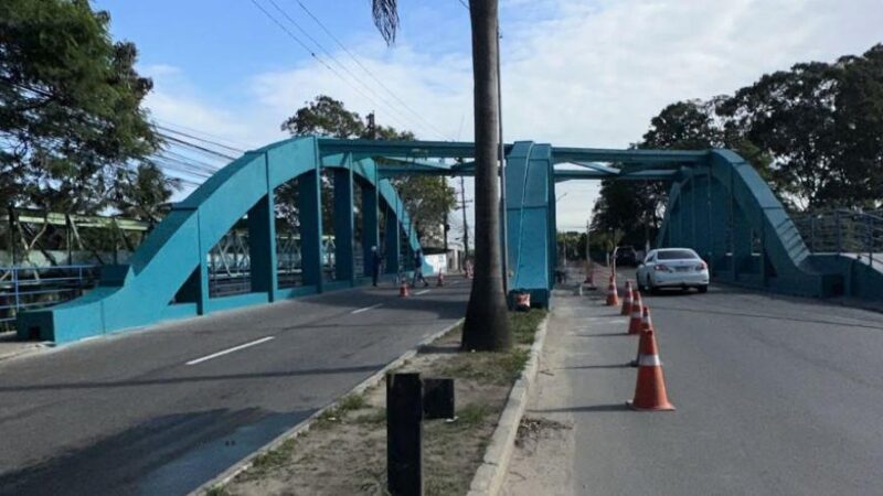 Viaduto de São Torquato ganha novo guarda-corpo durante obras de recuperação