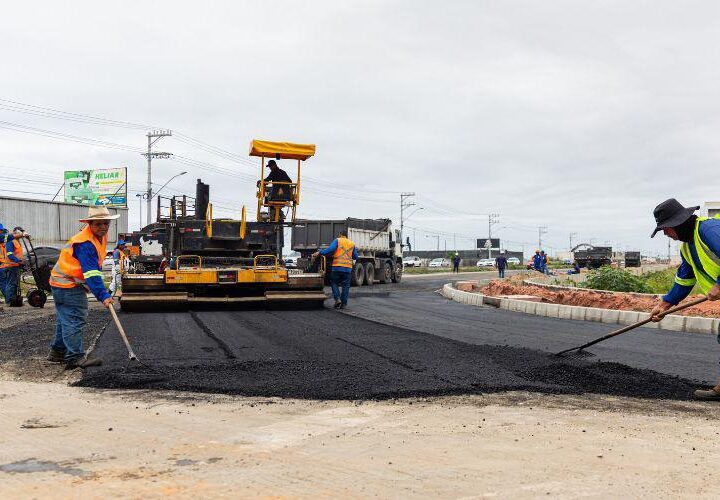 Obras de pavimentação do Binário da Rodovia do Sol avançam rumo à Barra do Jucu
