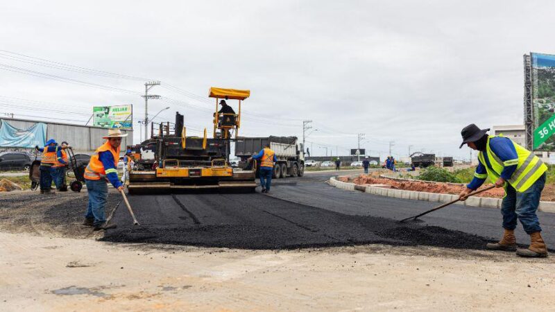 Obras de pavimentação do Binário da Rodovia do Sol avançam rumo à Barra do Jucu