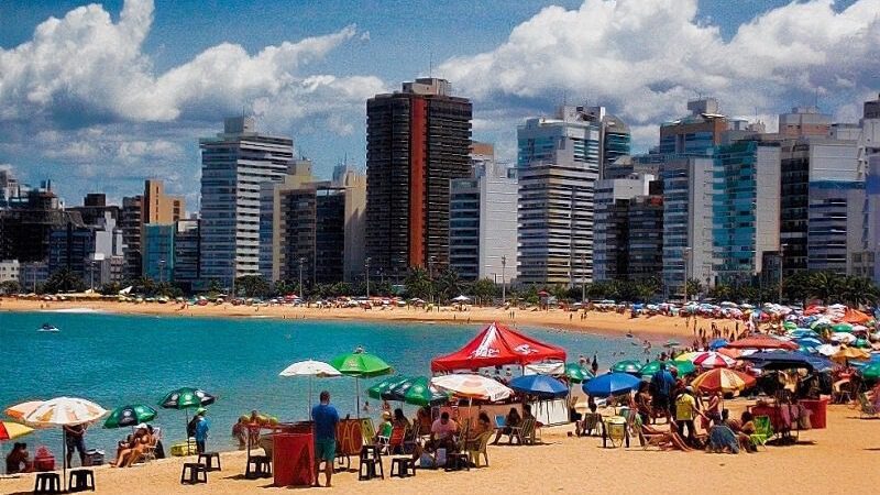 Um Apelo pela Limpeza: Sua Ação Faz a Diferença nas Praias de Vila Velha