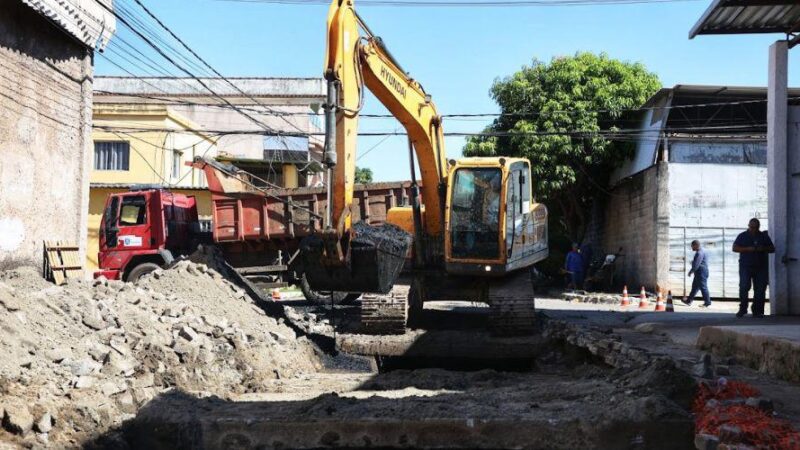 Prefeitura intensifica limpeza de galerias pluviais em Ataíde e Jaburuna