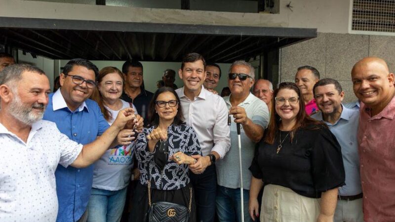 Prefeitura reforça apoio a instituições filantrópicas com entrega de veículos e mobílias