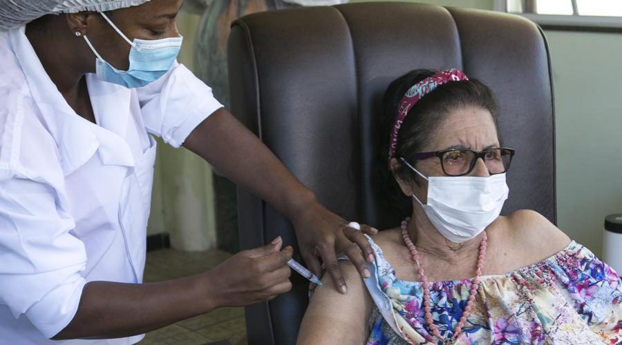 Vila Velha inicia campanha de vacinação contra a Covid-19