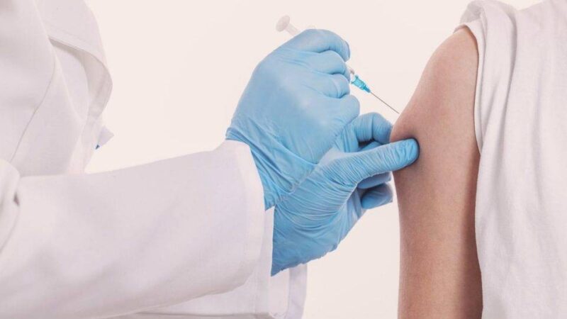 Cerca de 300 pessoas já foram imunizadas em Vila Velha