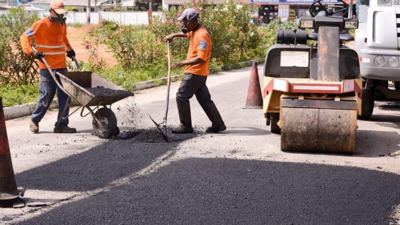 Prefeitura faz mutirão tapa-buracos na grande Cobilândia