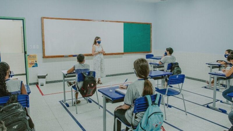 ​Servidores da Educação participam de formação para uso de tecnologias