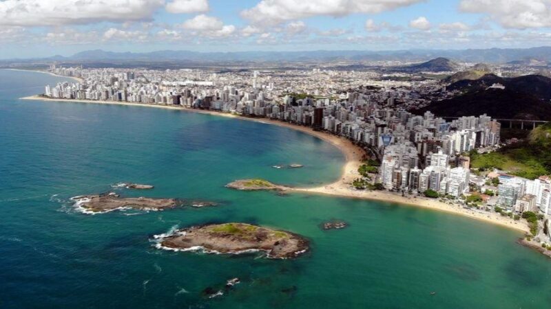 Praias de Vila Velha são opções para moradores e turistas no feriado