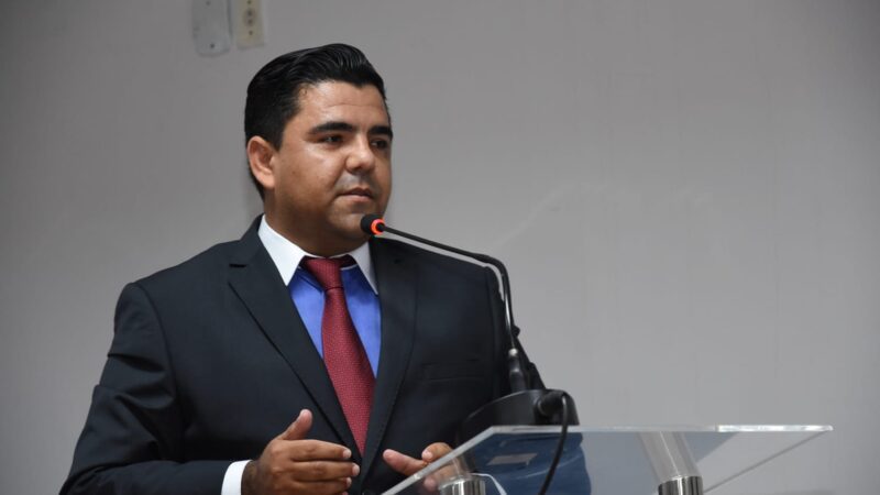 Devanir Ferreira discursa em favor das mulheres e pede investimentos do governo estadual