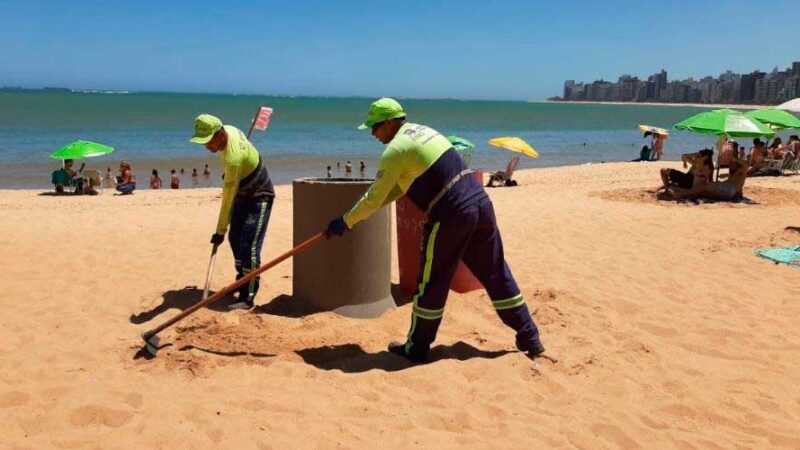 Prefeitura recolhe média de 30 toneladas/dia de resíduos das praias do município