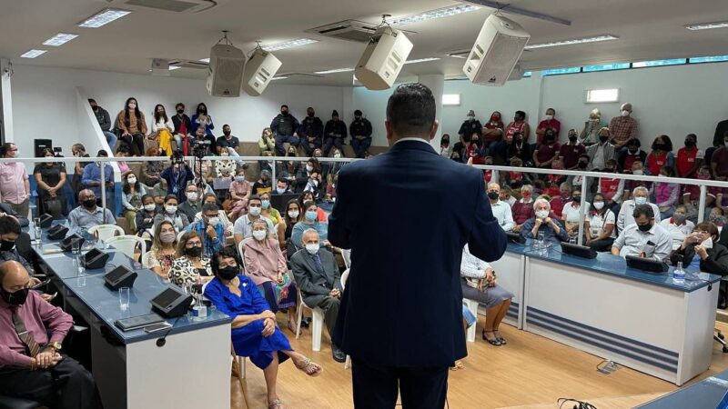 Devanir Ferreira homenageia a melhor idade em Sessão Solene na Câmara Municipal de Vila Velha