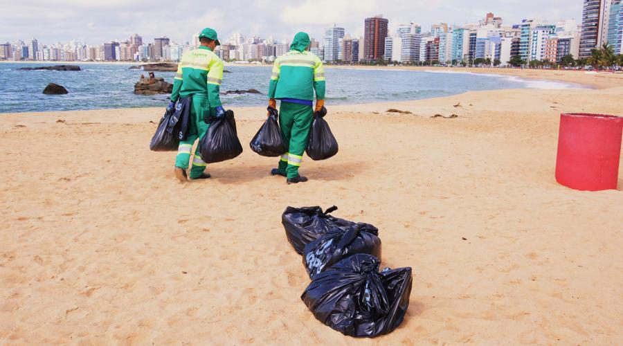 Pós-reveillon: ​Praias de Vila Velha limpas em tempo recorde