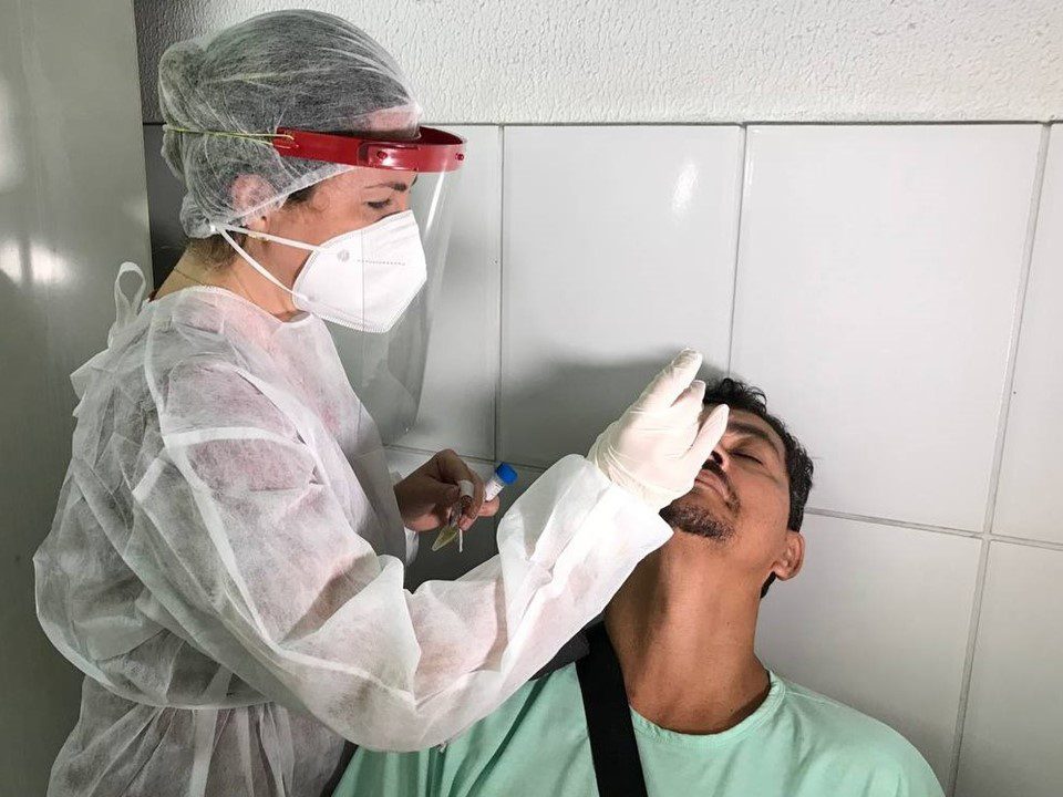 Vila Velha é o município que mais realiza testagens e vacinações diárias