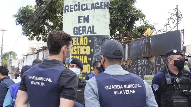 ​Operação Hefesto: ferros-velhos são fiscalizados e um é interditado