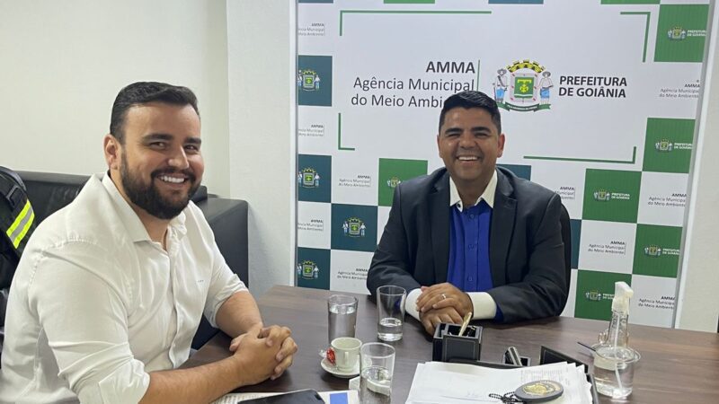 Arborização: Em Goiânia Devanir Ribeiro participa de reunião para arborização de Vila Velha