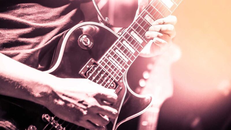 Dia de Rock na escola para alunos e professores de Vila Velha