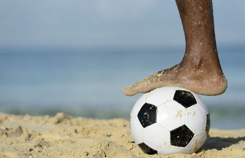 Alunos de Vila Velha terão aula de Beach Soccer e Beach Tênis à noite