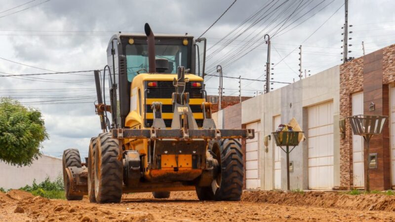 Cobilândia e Vale Encantado tem vias niveladas