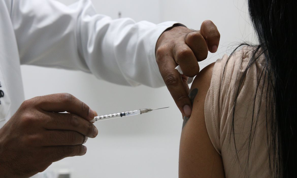 ​Mais de 8 mil vagas para vacinação nesta sexta