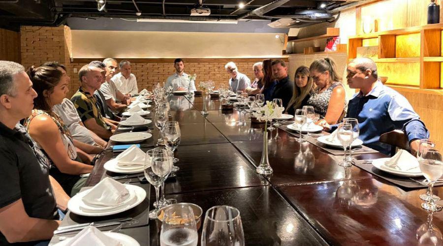 Prefeito de Vila Velha se reúne com empresários do setor supermercadista