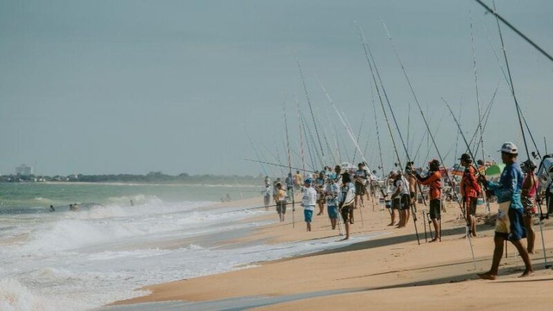 Taça Cidade de Vila Velha de Pesca reúne 200 competidores na Praia de Itaparica