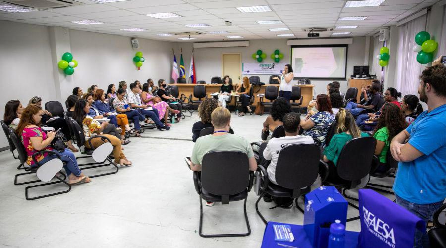 Servidores de Vila Velha participam de palestra sobre saúde mental no trabalho