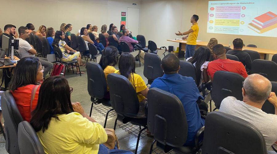 Vila Velha realiza formação para mais de 1.100 professores