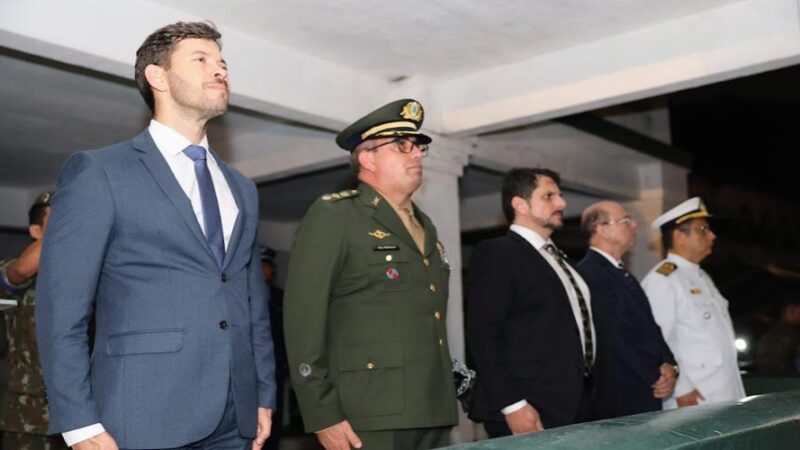 Arnaldinho participa da cerimônia alusiva aos aniversários de 172 anos do 38º BI e de 375 anos do Exército Brasileiro