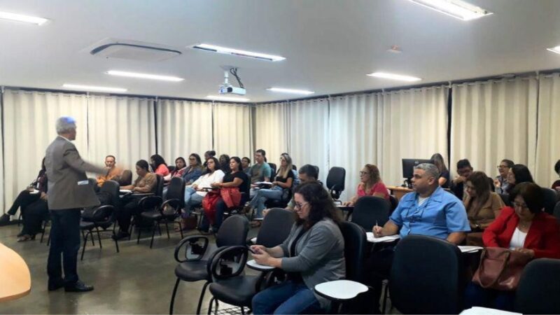 Curso de formação reúne candidatos a conselheiros tutelares