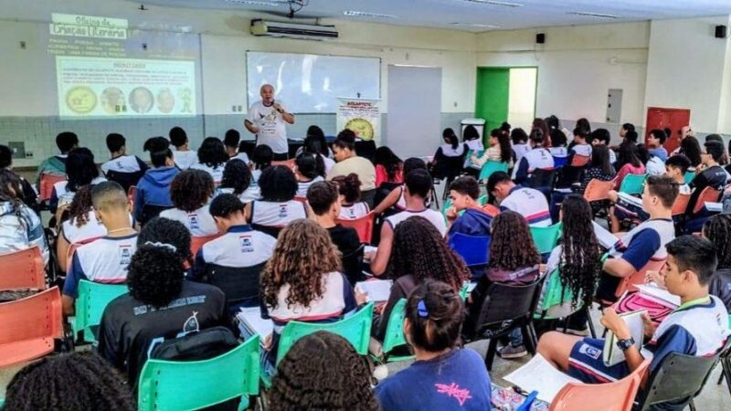 Alunos da rede municipal de Vila Velha são premiados em concurso de redação e poesia