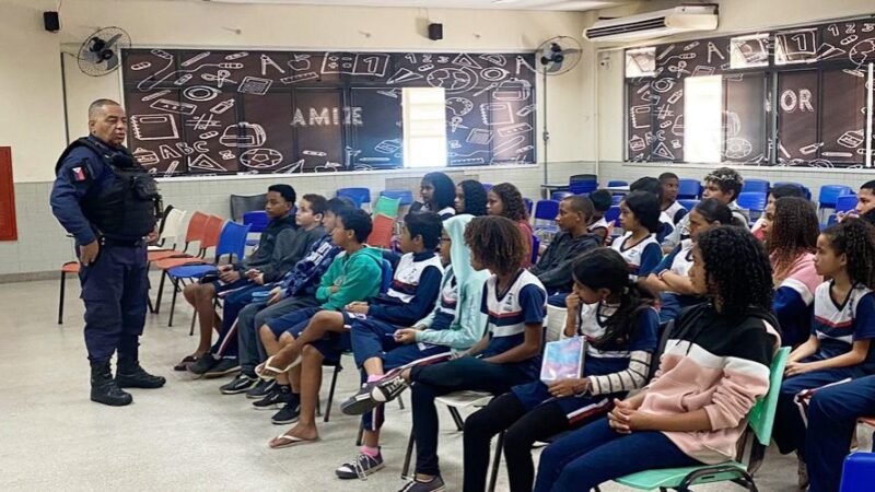 Educação no trânsito: Alunos recebem aula especial com os Anjos da Guarda