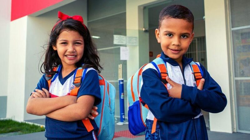 Vila Velha fornece kits de uniforme completos a 55 mil estudantes