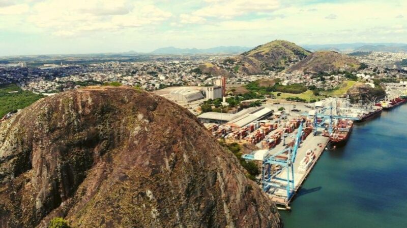 Navio Chinês com quase três mil carros elétricos desembarcará em Vila Velha nesta terça-feira 29