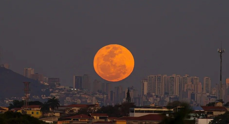 Evento Promovido pela Prefeitura para Contemplar a Superlua na Sexta-feira (29)