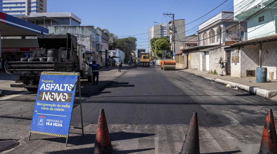 Programa Asfalto Novo revitaliza Rua de Divino Espírito Santo com recapeamento