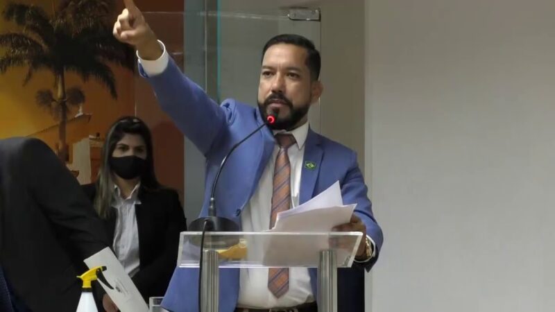 Tensões na Sessão Legislativa em Vila Velha: Líderes Comunitários Expressam Insatisfação com Vereador Devacir Rabello