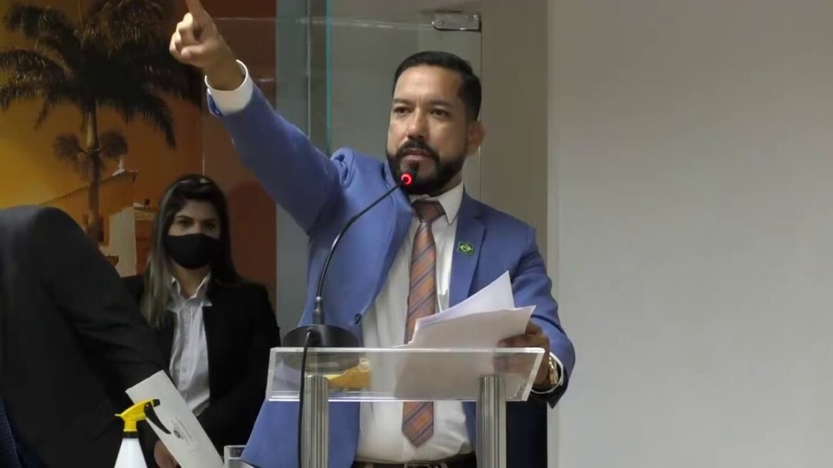 Tensões na Sessão Legislativa em Vila Velha: Líderes Comunitários Expressam Insatisfação com Vereador Devacir Rabello