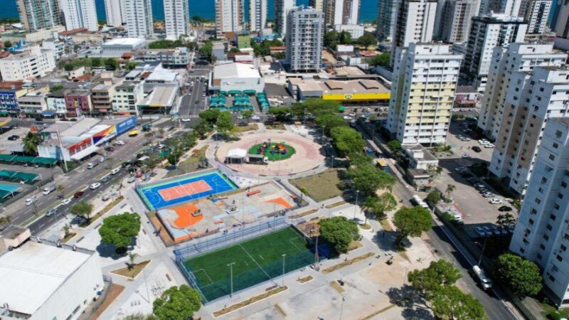 ​Moradores e comerciantes celebram entrega de praça de Coqueiral de Itaparica