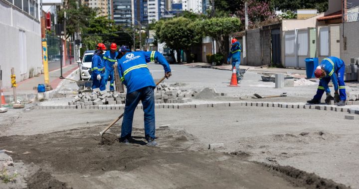 ​Obra de drenagem e pavimentação na Praia da Costa está com 72% concluída