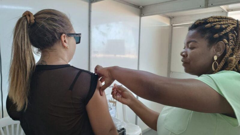 ​ Vacinação contra gripe e covid-19 sem agendamento em Itapuã