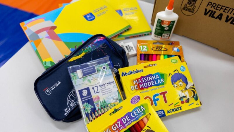 Prefeito Arnaldinho Borgo garante distribuição de kits de material escolar de qualidade em Vila Velha