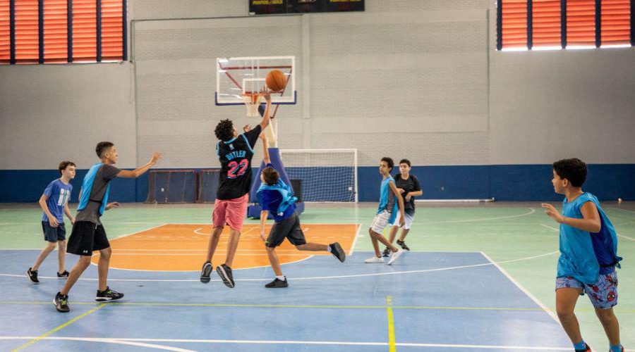 Prefeito Arnaldinho impulsiona o Basquete em Vila Velha com Novas Vagas na Arena Tartarugão