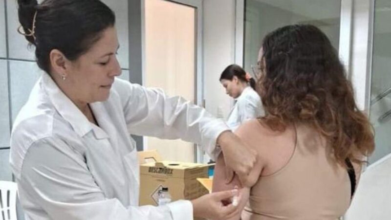 ​Vacinação contra gripe, covid e dengue, sem agendamento, na Festa da Penha