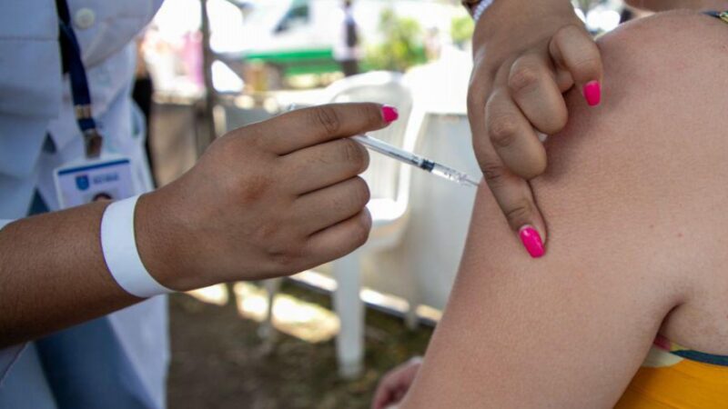 Vacinas contra covid, dengue e gripe no Parque da Prainha de 5ª feira a domingo