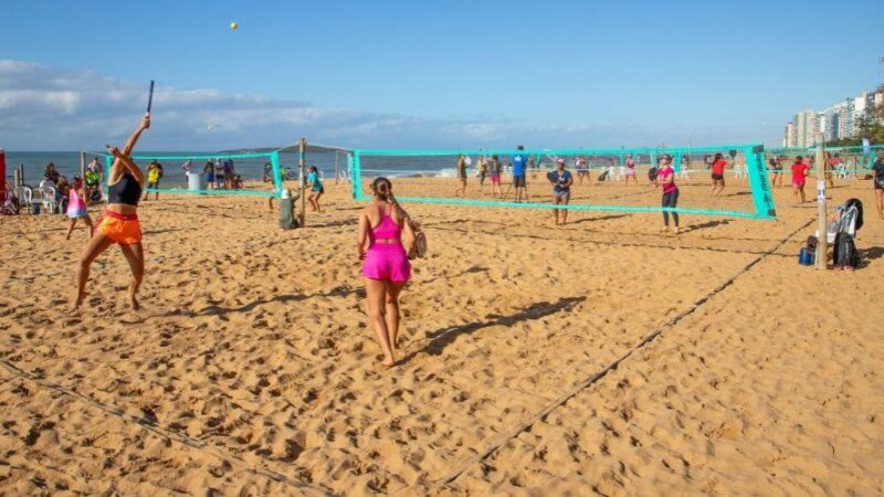 Circuito feminino de beach tennis reúne 100 atletas na Praia de Itaparica